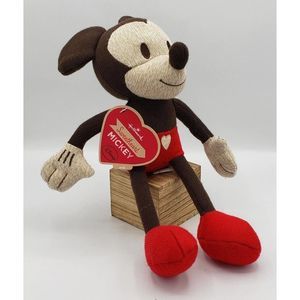 Hallmark Disney Sweetheart Mickey Mouse Valentine Knit Stuffed Animal 11" NWT